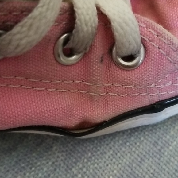 Pink Converse - Picture 6 of 8